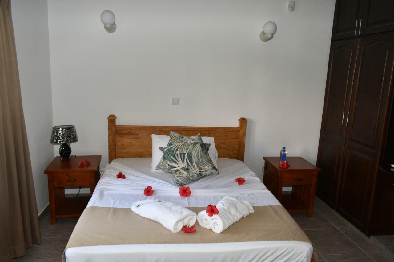 Zeph Self Catering Leilighet Baie Lazare  Eksteriør bilde